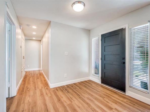 5414  Oak Trail , Dallas Texas 75232