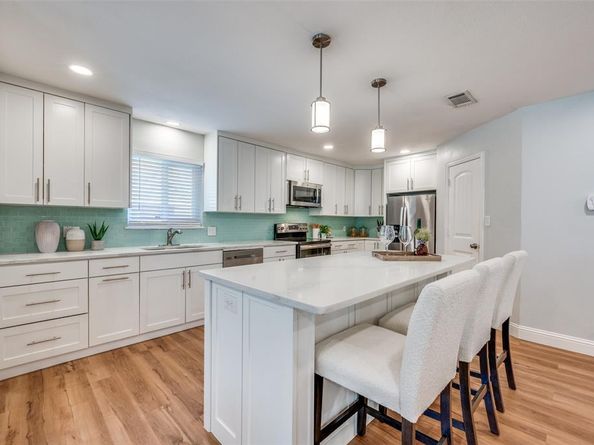5414  Oak Trail , Dallas Texas 75232