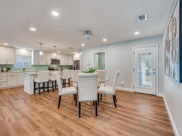 5414  Oak Trail , Dallas Texas 75232