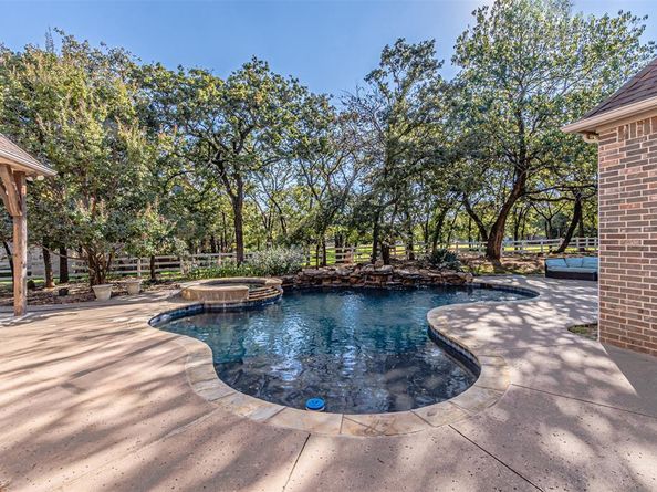 5312  Hidden Valley Court , Mansfield Texas 76063