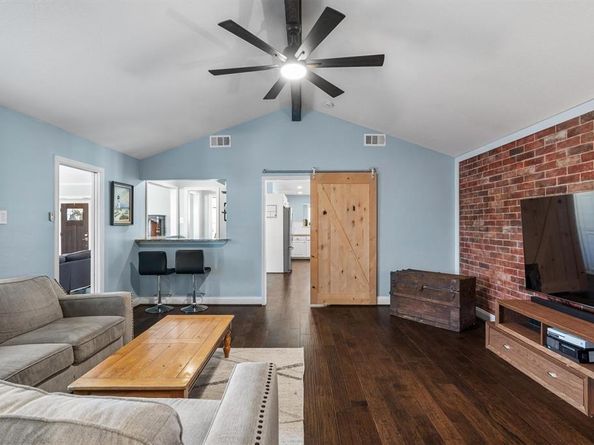 637  Tiffany Trail , Richardson Texas 75081