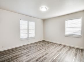 733 SE 3rd Street , Grand Prairie Texas 75051