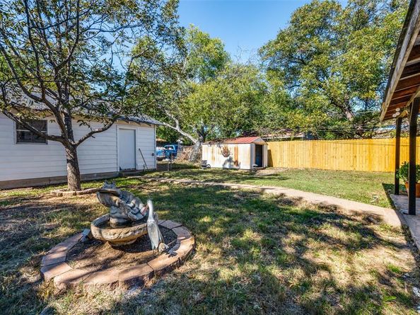 733 SE 3rd Street , Grand Prairie Texas 75051