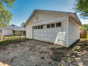 733 SE 3rd Street , Grand Prairie Texas 75051