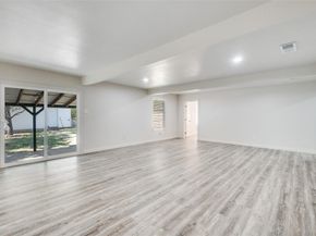 733 SE 3rd Street , Grand Prairie Texas 75051