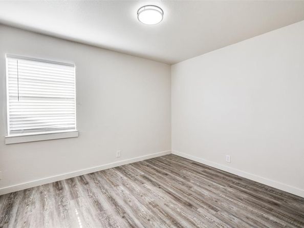 733 SE 3rd Street , Grand Prairie Texas 75051