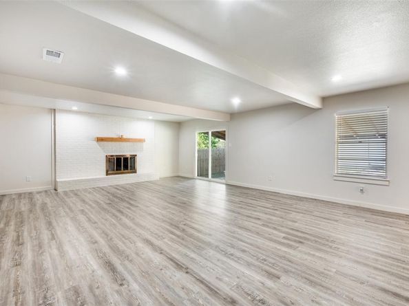 733 SE 3rd Street , Grand Prairie Texas 75051