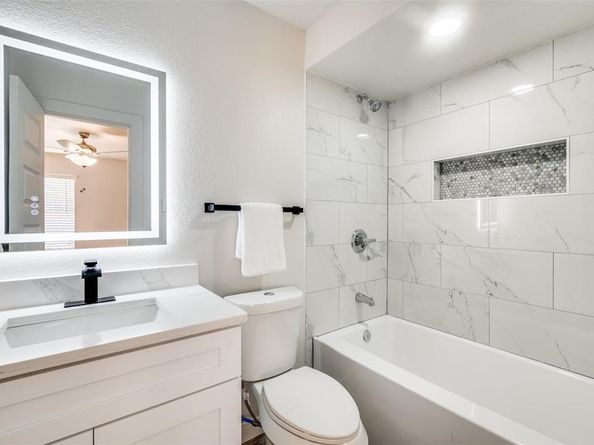 733 SE 3rd Street , Grand Prairie Texas 75051