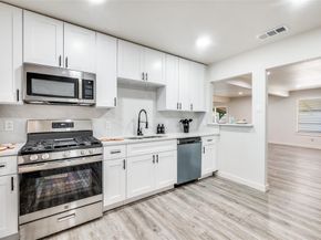 733 SE 3rd Street , Grand Prairie Texas 75051