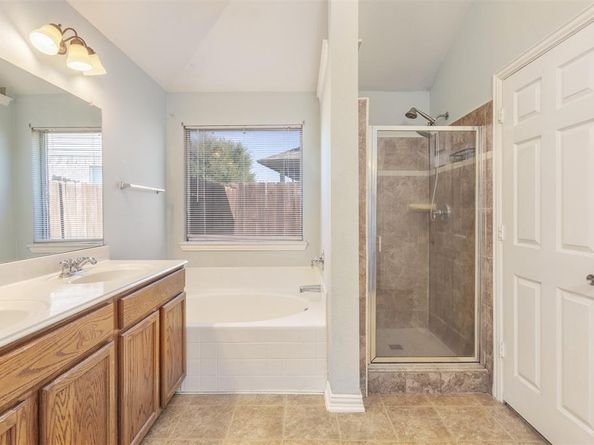 304  Hummingbird  , Little Elm Texas 75068