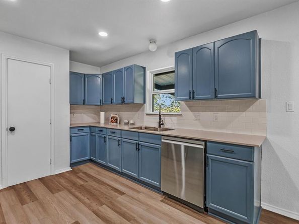 7002  Troy Glen Drive , Dallas Texas 75241