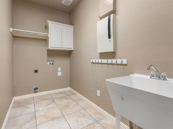 1145  Dayton Drive , Lantana Texas 76226