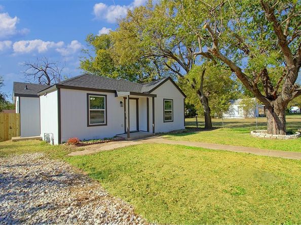 601  15th Street , Grand Prairie Texas 75051