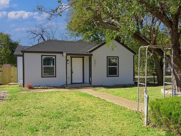 601  15th Street , Grand Prairie Texas 75051