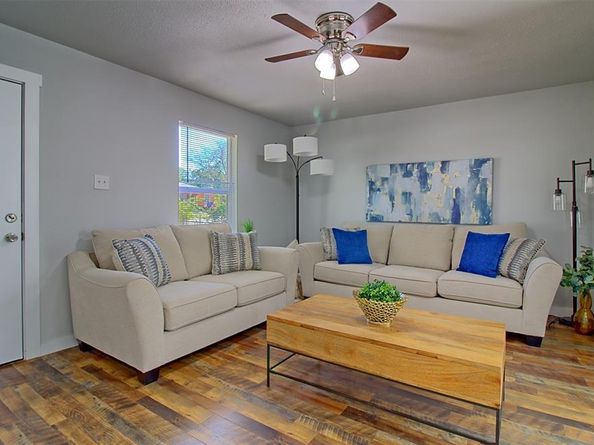 601  15th Street , Grand Prairie Texas 75051