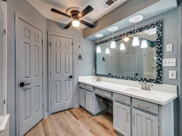 5109  Eagle Nest Drive , Arlington Texas 76017