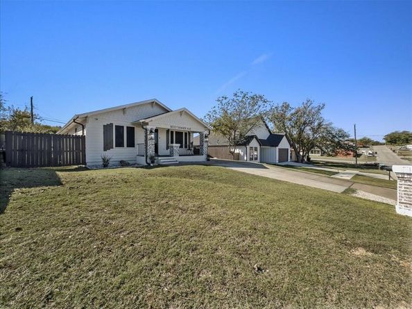 8033  Tanner Avenue , Fort Worth Texas 76116