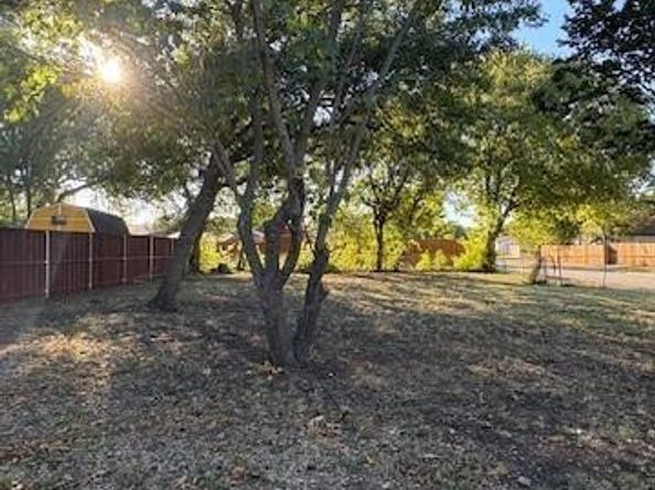 501 SW 17th Street , Grand Prairie Texas 75051