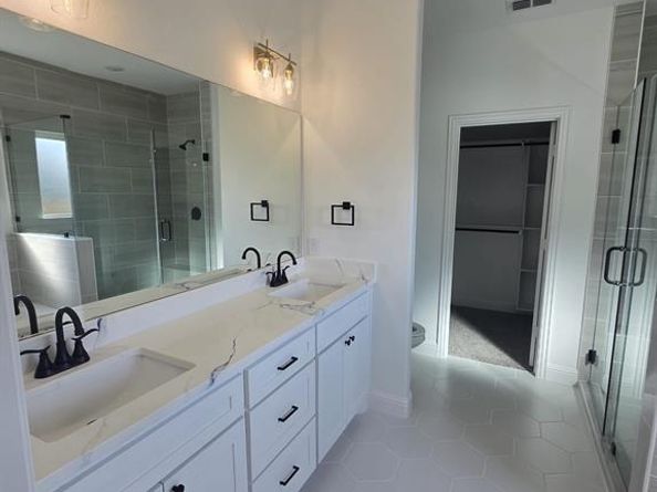 1404  Strickland Street , Dallas Texas 75216