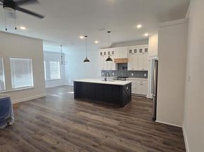 1404  Strickland Street , Dallas Texas 75216