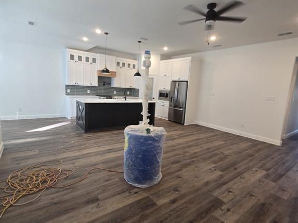 1404  Strickland Street , Dallas Texas 75216