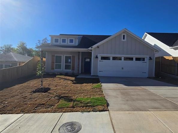 1404  Strickland Street , Dallas Texas 75216