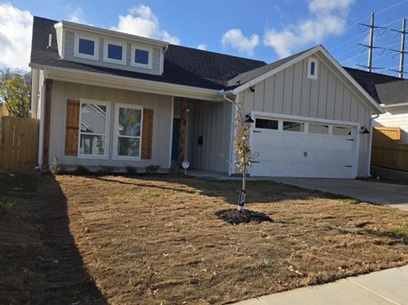 1404  Strickland Street , Dallas Texas 75216