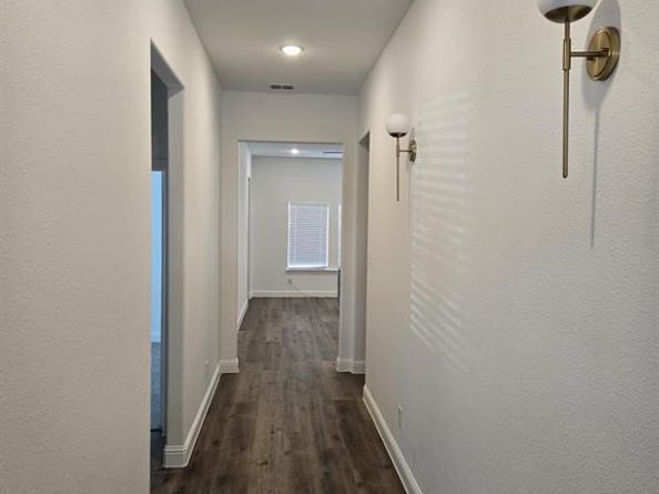 1404  Strickland Street , Dallas Texas 75216