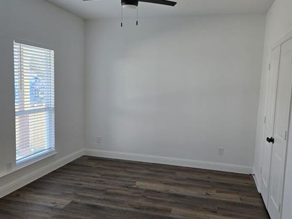 1404  Strickland Street , Dallas Texas 75216