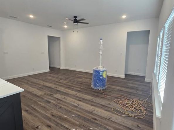 1404  Strickland Street , Dallas Texas 75216