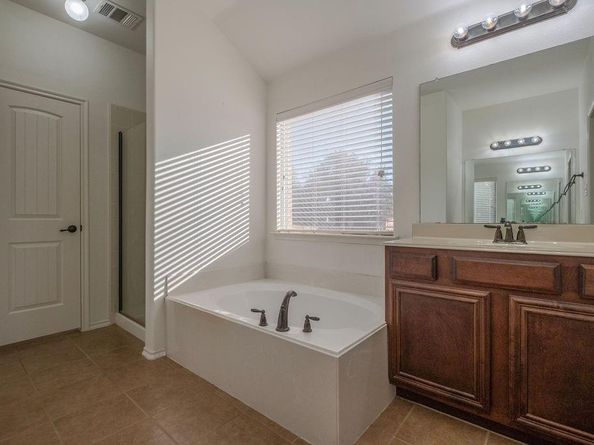 1261  Highbluff Lane , Rockwall Texas 75087