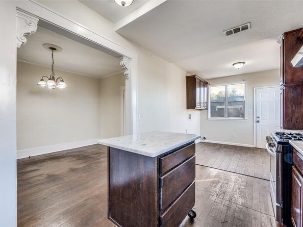 419 N Frances Street , Dallas Texas 75211