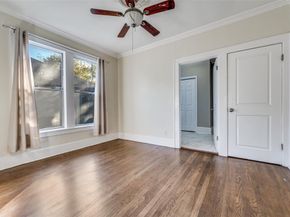 419 N Frances Street , Dallas Texas 75211