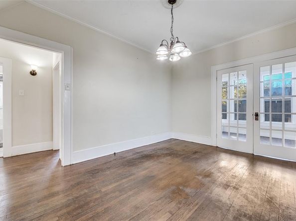 419 N Frances Street , Dallas Texas 75211