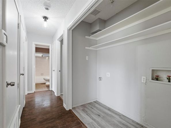 425  Country View Lane , Garland Texas 75043