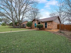 425  Country View Lane , Garland Texas 75043