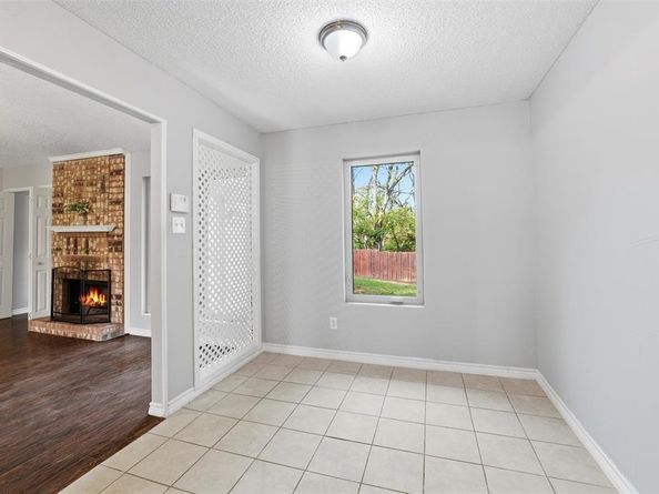 425  Country View Lane , Garland Texas 75043