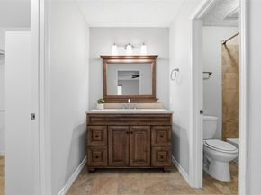 425  Country View Lane , Garland Texas 75043