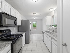 425  Country View Lane , Garland Texas 75043