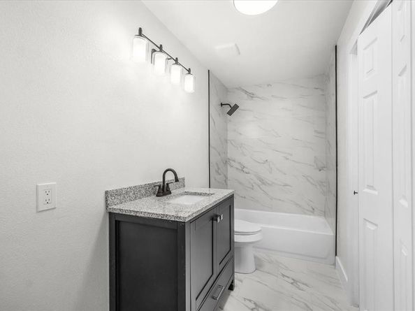 2933  Lucinda Lane , Fort Worth Texas 76119