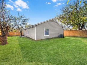 2933  Lucinda Lane , Fort Worth Texas 76119