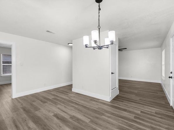 2933  Lucinda Lane , Fort Worth Texas 76119