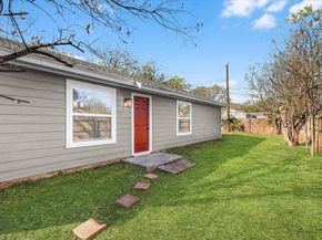 2933  Lucinda Lane , Fort Worth Texas 76119