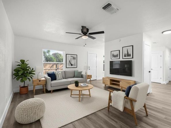 2933  Lucinda Lane , Fort Worth Texas 76119