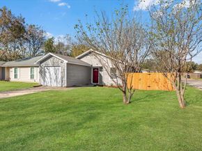 2933  Lucinda Lane , Fort Worth Texas 76119