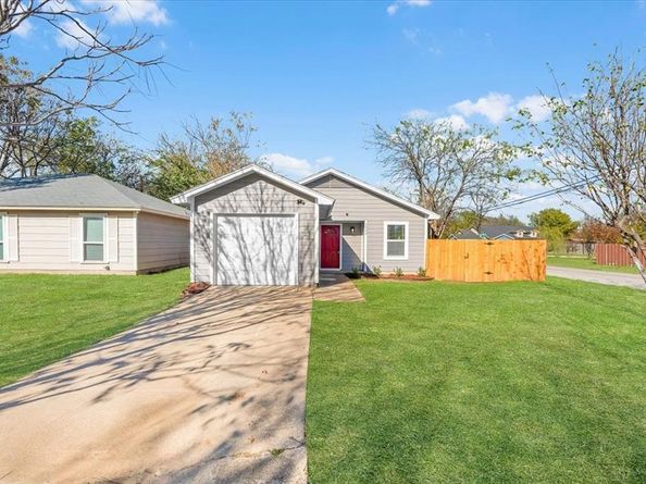 2933  Lucinda Lane , Fort Worth Texas 76119