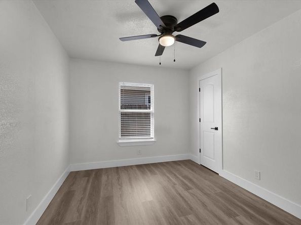 2933  Lucinda Lane , Fort Worth Texas 76119