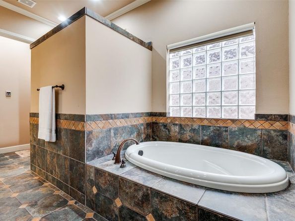 1854  Masters Drive , DeSoto Texas 75115