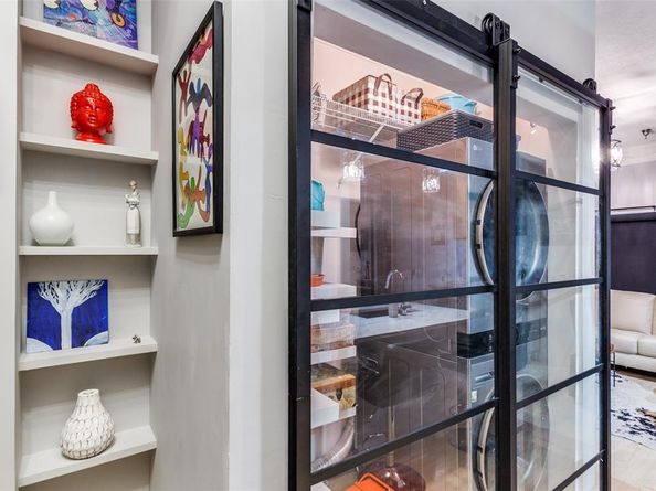 221 W Lancaster Avenue  2001, Fort Worth Texas 76102