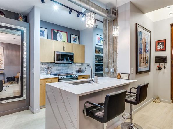 221 W Lancaster Avenue  2001, Fort Worth Texas 76102